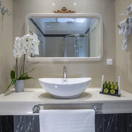 Vk Luxury With Private Parking (adults Only) Apartment